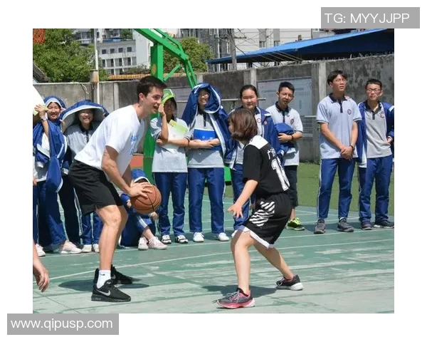 赛后复盘：成都篮球队与广州篮球队的团队协作与战术分析